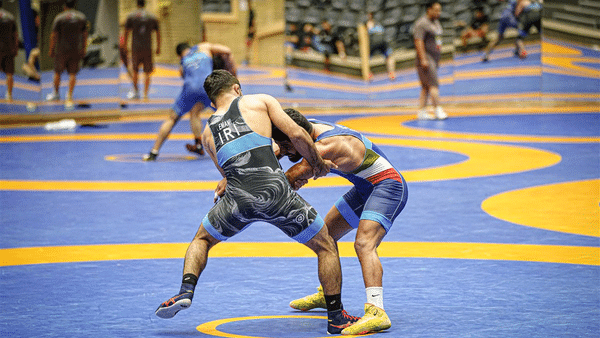 قرعه شهرداری مسجدسلیمان در لیگ برتر کشتی فرنگی مشخص شد